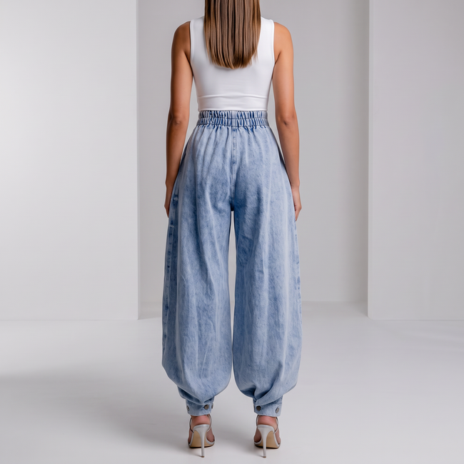 Annabelle Pleated High-Waist Balloon Jeans - Blue - Back view